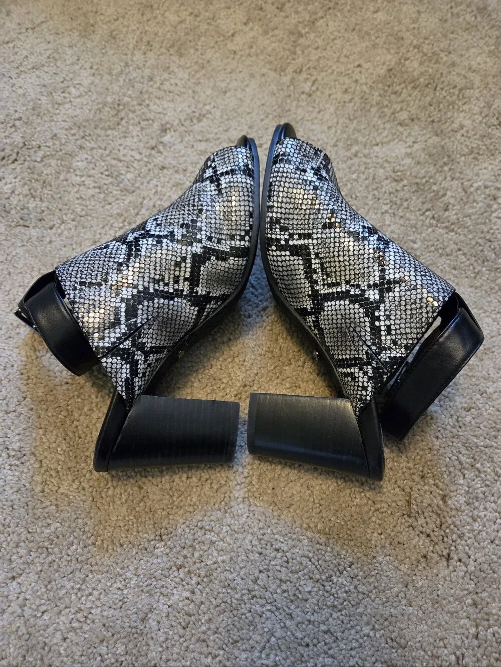 Vionic Kaia Snake Print BLACK GRAY Ankle Strap Block Heels Peep Toe Size 8W